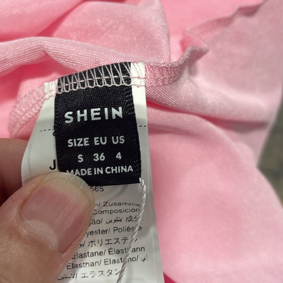 Pink satin negligee with lace trim and lace side detail. - Picture 5 of 6